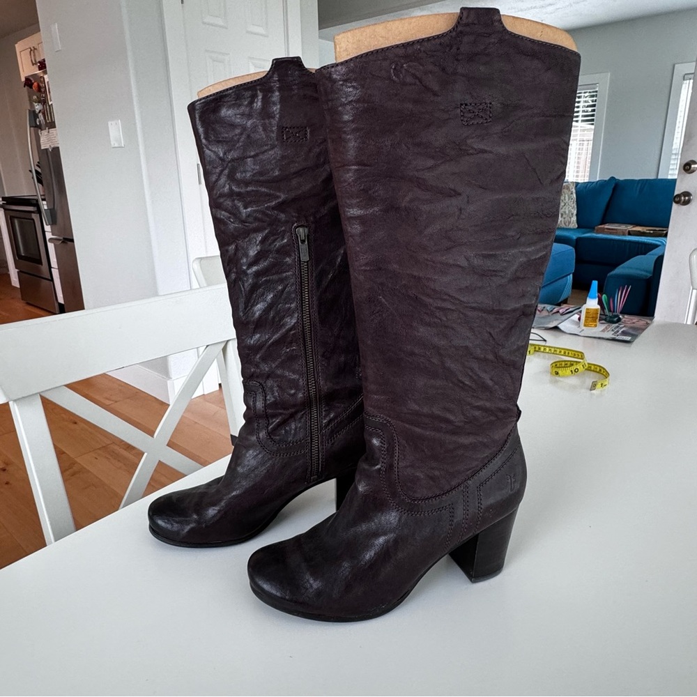 Genuine FRYE Carson Mid Heel Tab Soft Leather Boots 8.5